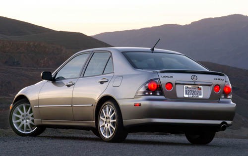 Lexus is 300 2005